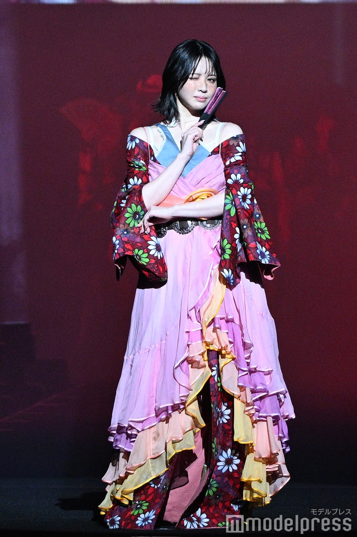 鎮西寿々歌(C)モデルプレス