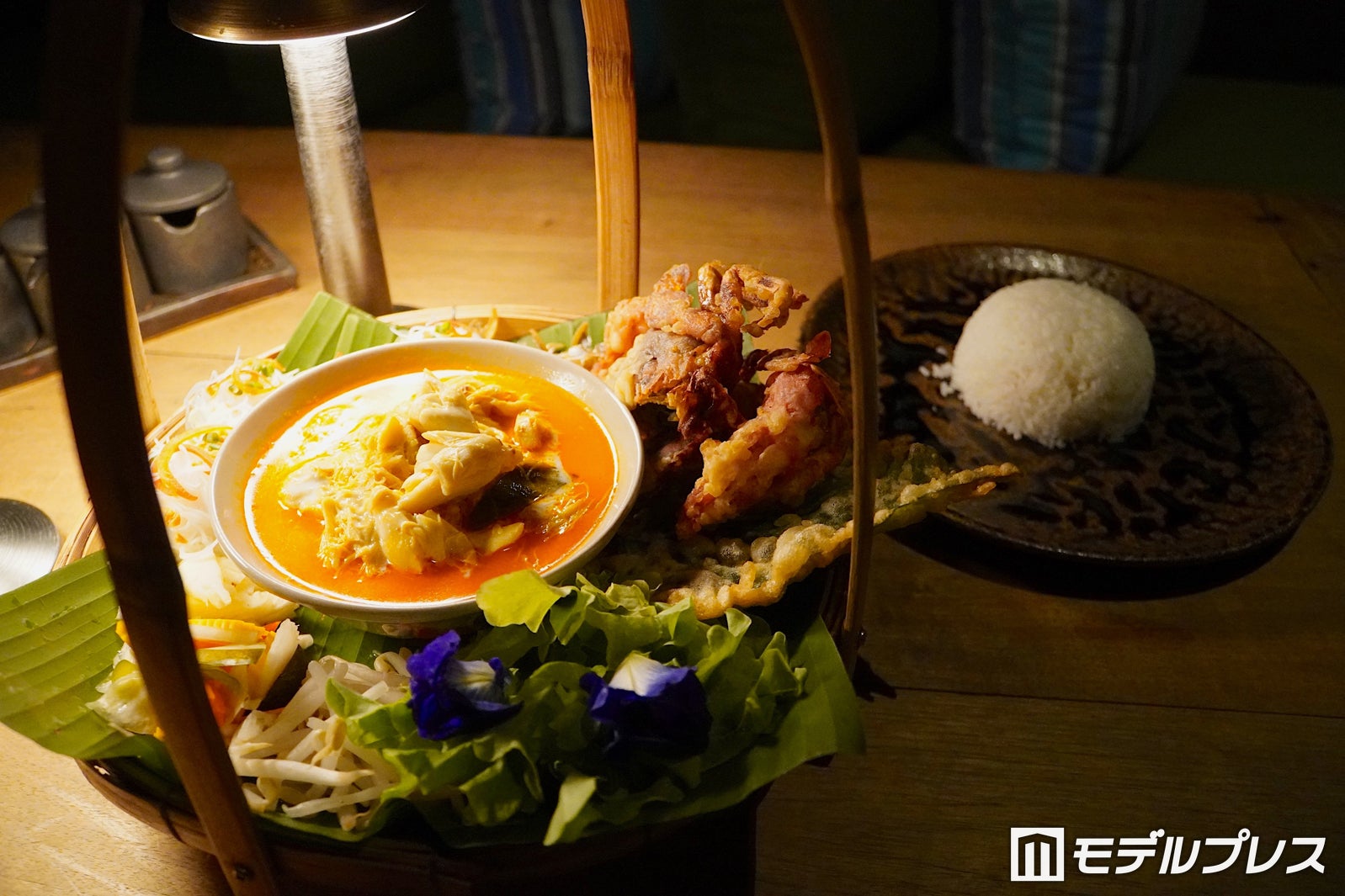 ボリューム満点な南蟹カレー「MHEE GAENG PUU」（C）モデルプレス