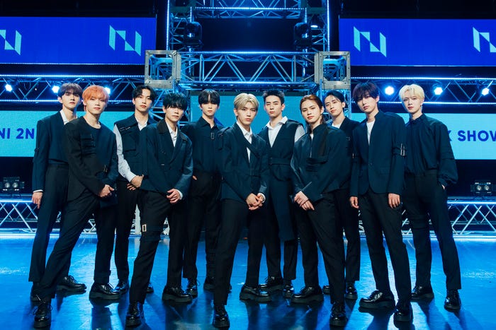 「INI COMEBACK SHOW」(C)LAPONE ENTERTAINMENT