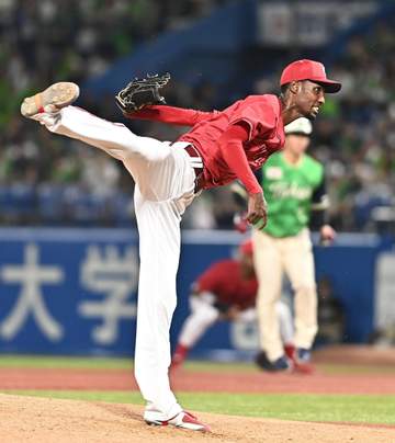広島 アドゥワが2年ぶりの勝利へ 5回1失点の粘投で降板 バットでも2年ぶり安打で先制点の起点に