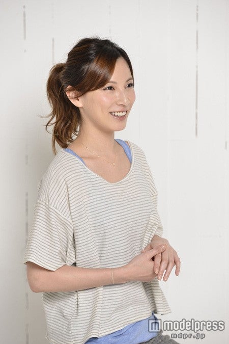 加藤あい、話題沸騰セミヌードの別カット公開「かなり恥ずかしかった」