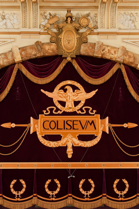 ロンドン・コロシアム劇場／撮影：Guy de Laubier Laubier