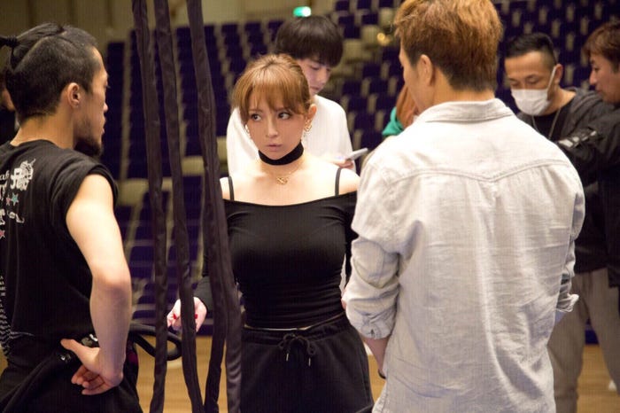 フライングリハーサルの様子(画像提供:avex)