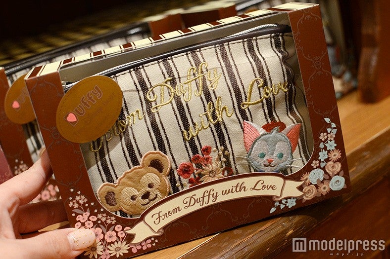 「スウィート・トリート」ポーチ￥2600（C）モデルプレス