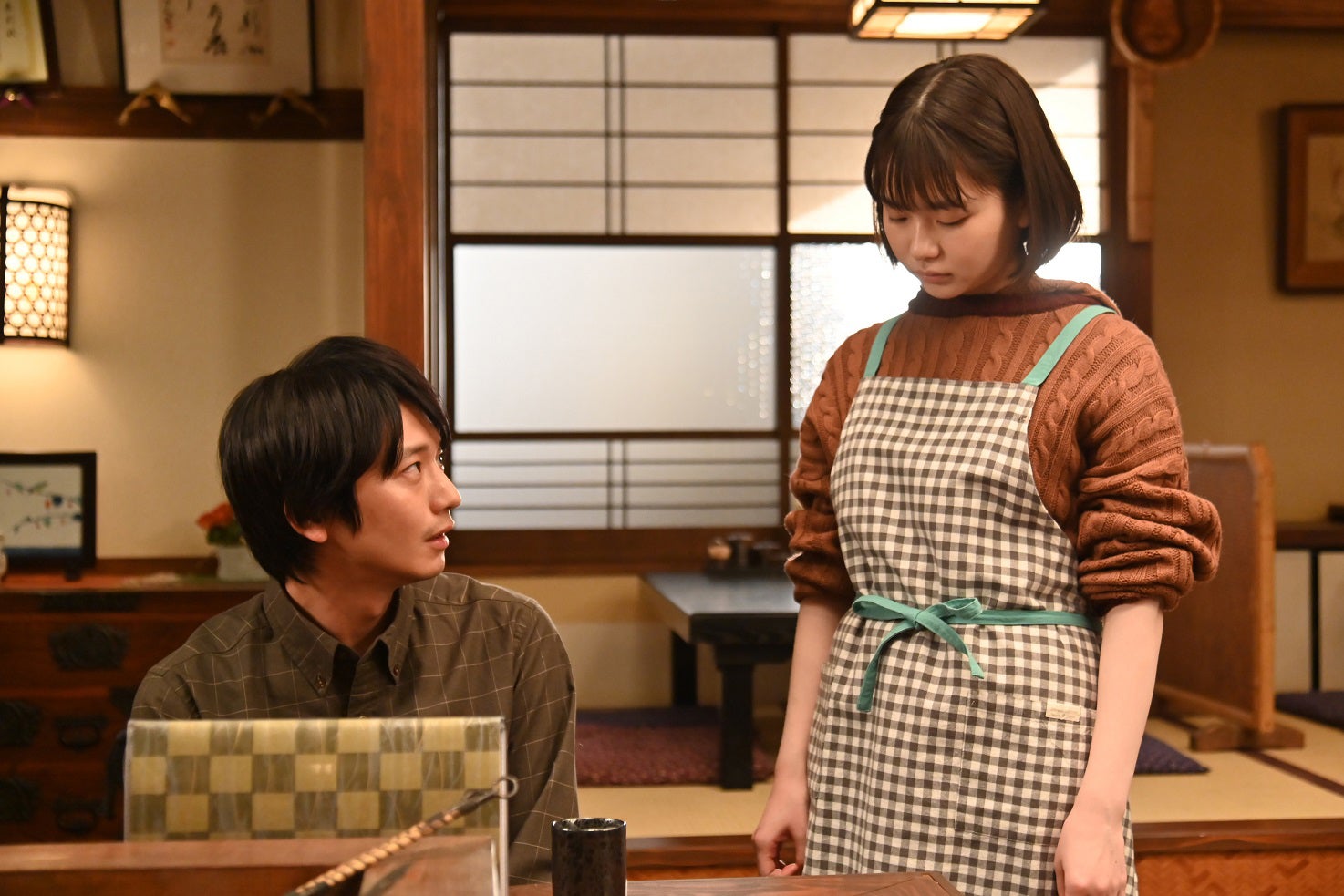 左から向井理、山田杏奈／『10の秘密』より（C）カンテレ