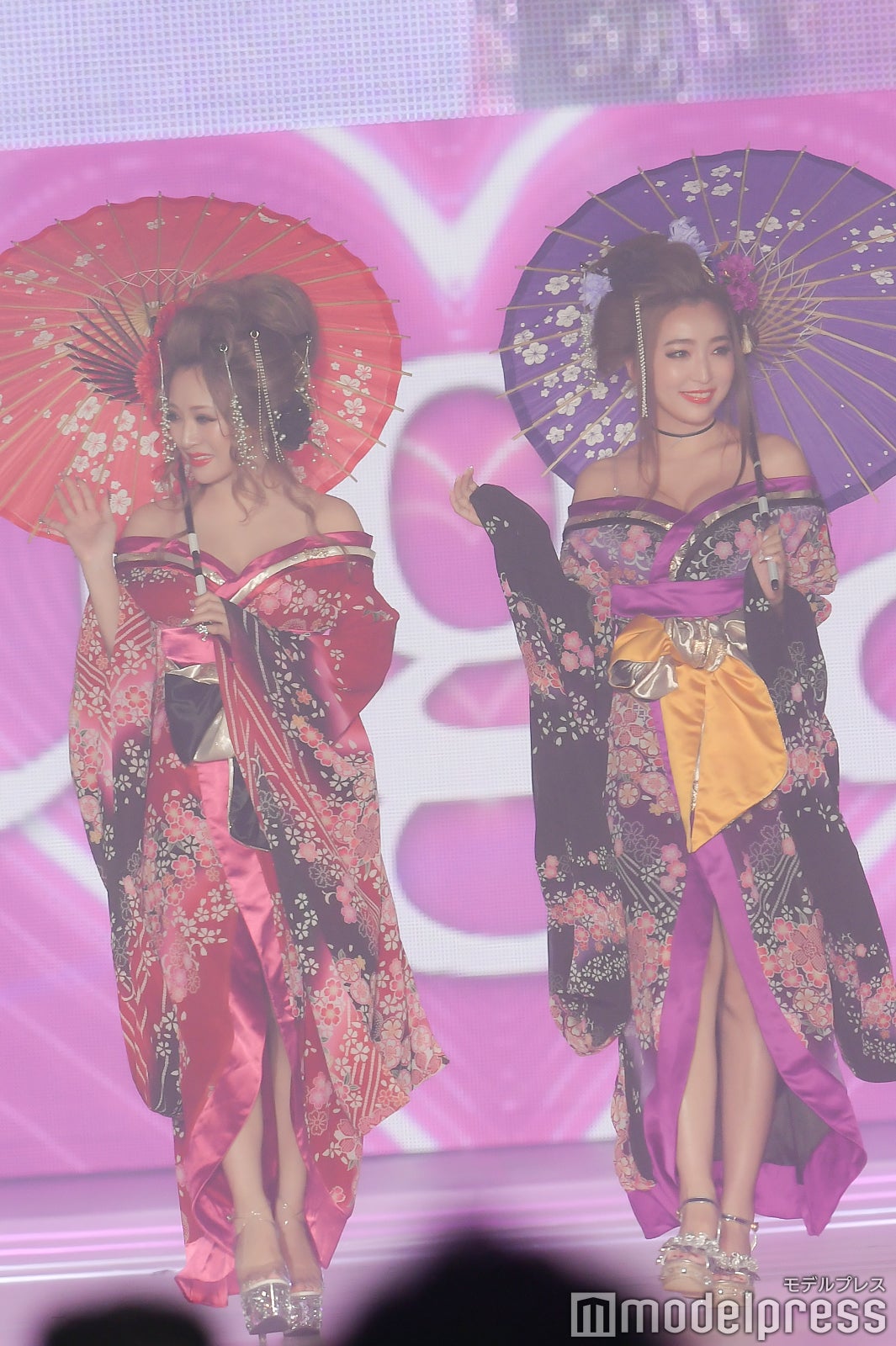 桜井莉菜、杉山佳那恵（C）モデルプレス