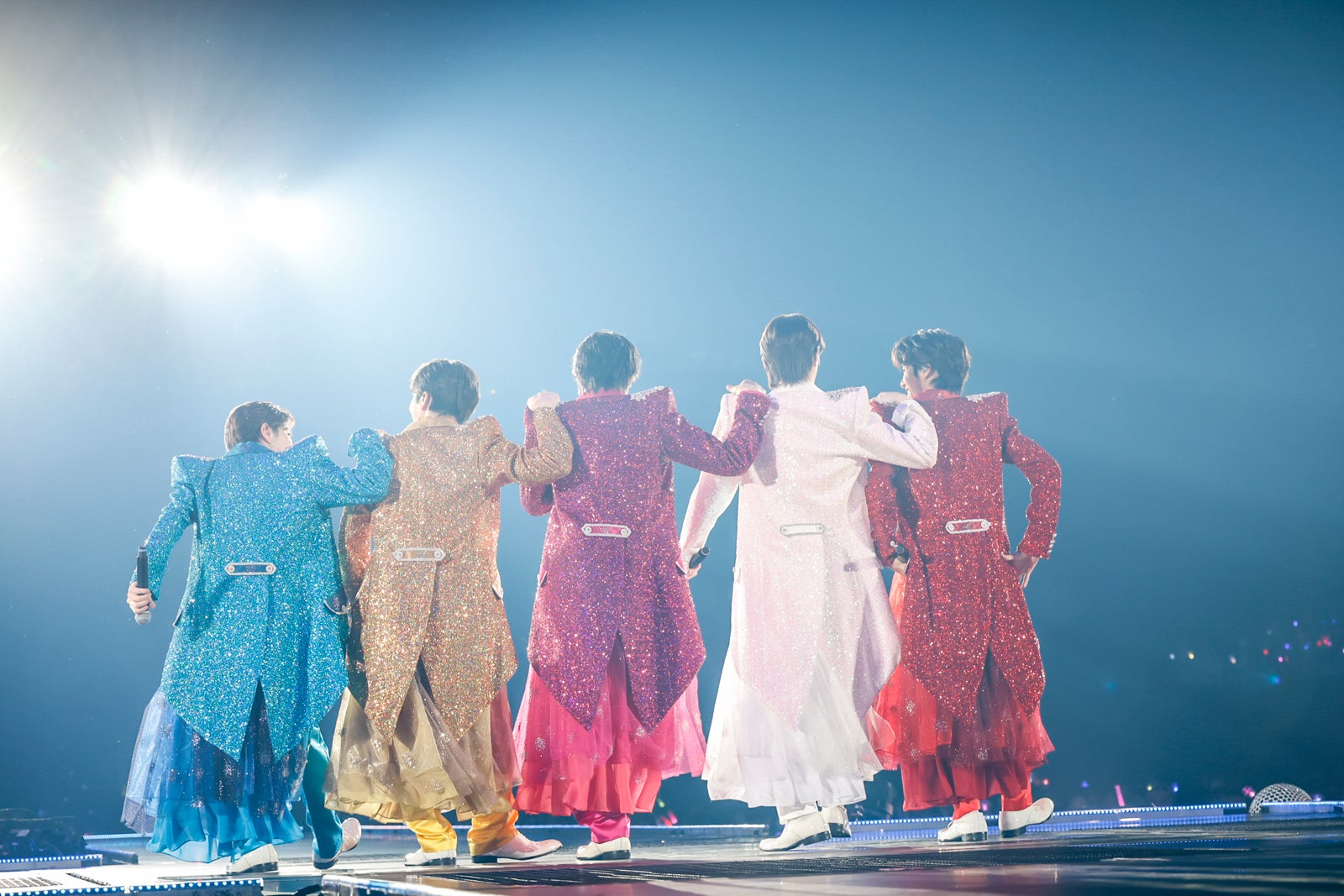 M!LK（撮影：笹森健一、小坂茂雄、高橋まりな）