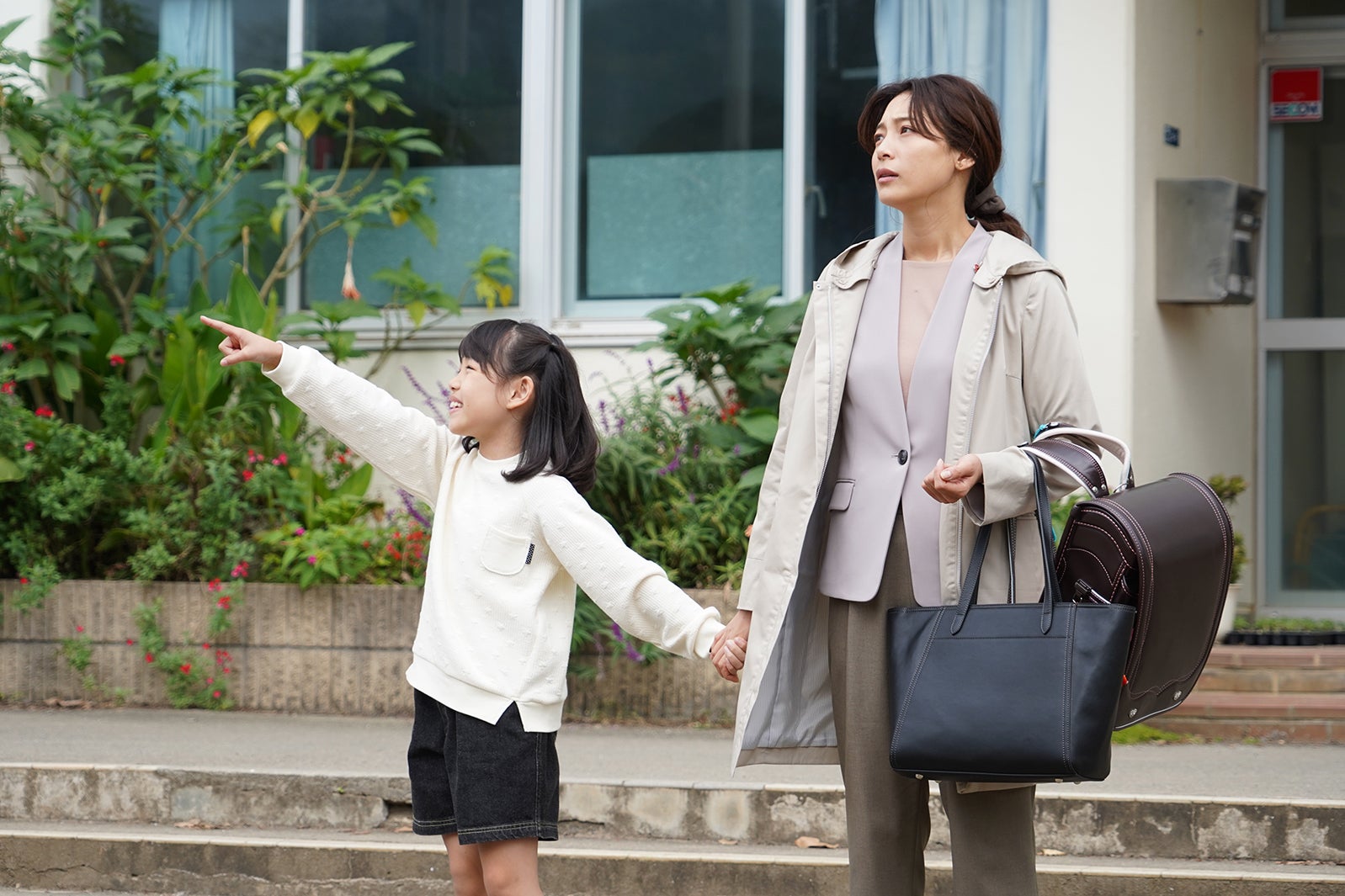 粟野咲莉、相武紗季／「同期のサクラ」第6話より（C）日本テレビ