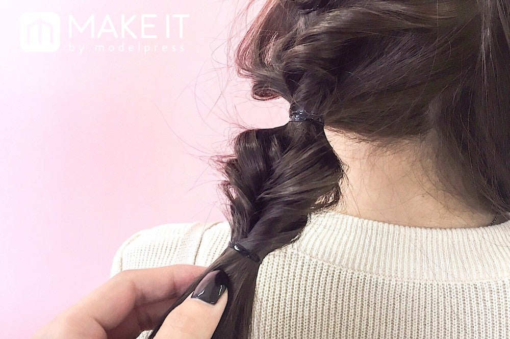 くるりんぱの簡単アレンジhow To ハーフアップ 編み込み風 ツインテールなど モデルプレス