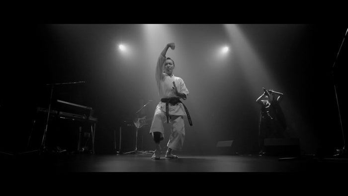 T M Revolution 新mvで 空手女子の世界選手権金メダリスト宇佐美里香選手とコラボ モデルプレス T M Revolution 新mvで 空手女子の世界選手権金メダリスト宇佐美里香選手とコラボ モデルプレス