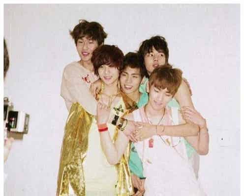 SHINee、デビュー14周年“5人ショット”でお祝い 兵役期間中テミンも「いつも一緒」