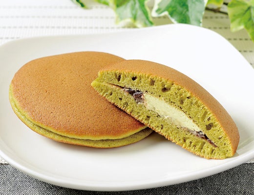 宇治抹茶のパンケーキ（つぶあん＆抹茶ホイップ）￥140（税込み）／画像提供：ローソン