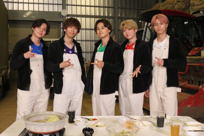 超特急(左から:カイ、リョウガ、タクヤ、ユーキ、タカシ)(C)フジテレビ