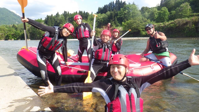 （最前列）山下健二郎（2列目左から）ナダル、西野創人（3列目左から）筧利夫、井上苑子（提供画像）