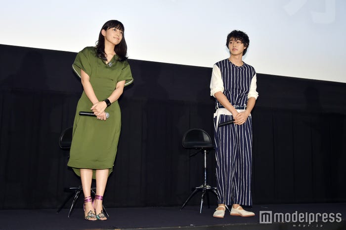 川口春奈、山崎賢人(C)モデルプレス