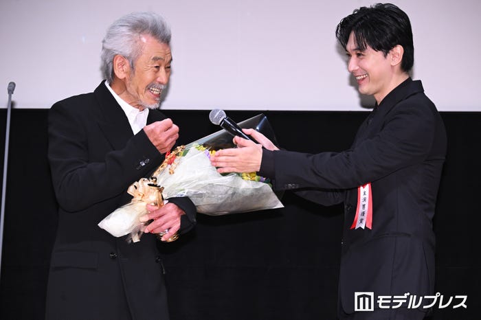 田中泯、吉沢亮(C)モデルプレス