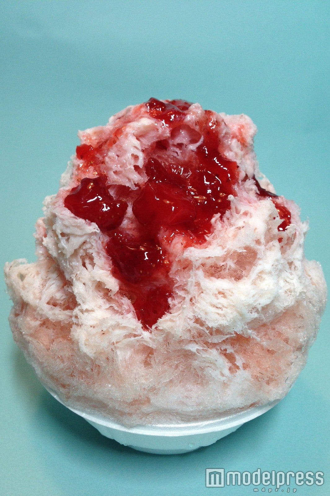 「かき氷 Shop LOVE’S」特製いちご果肉入とちおとめミルク／画像提供：「ご当地かき氷祭」PR事務局