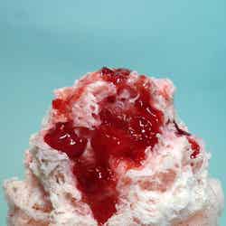 「かき氷 Shop LOVE’S」特製いちご果肉入とちおとめミルク／画像提供：「ご当地かき氷祭」PR事務局