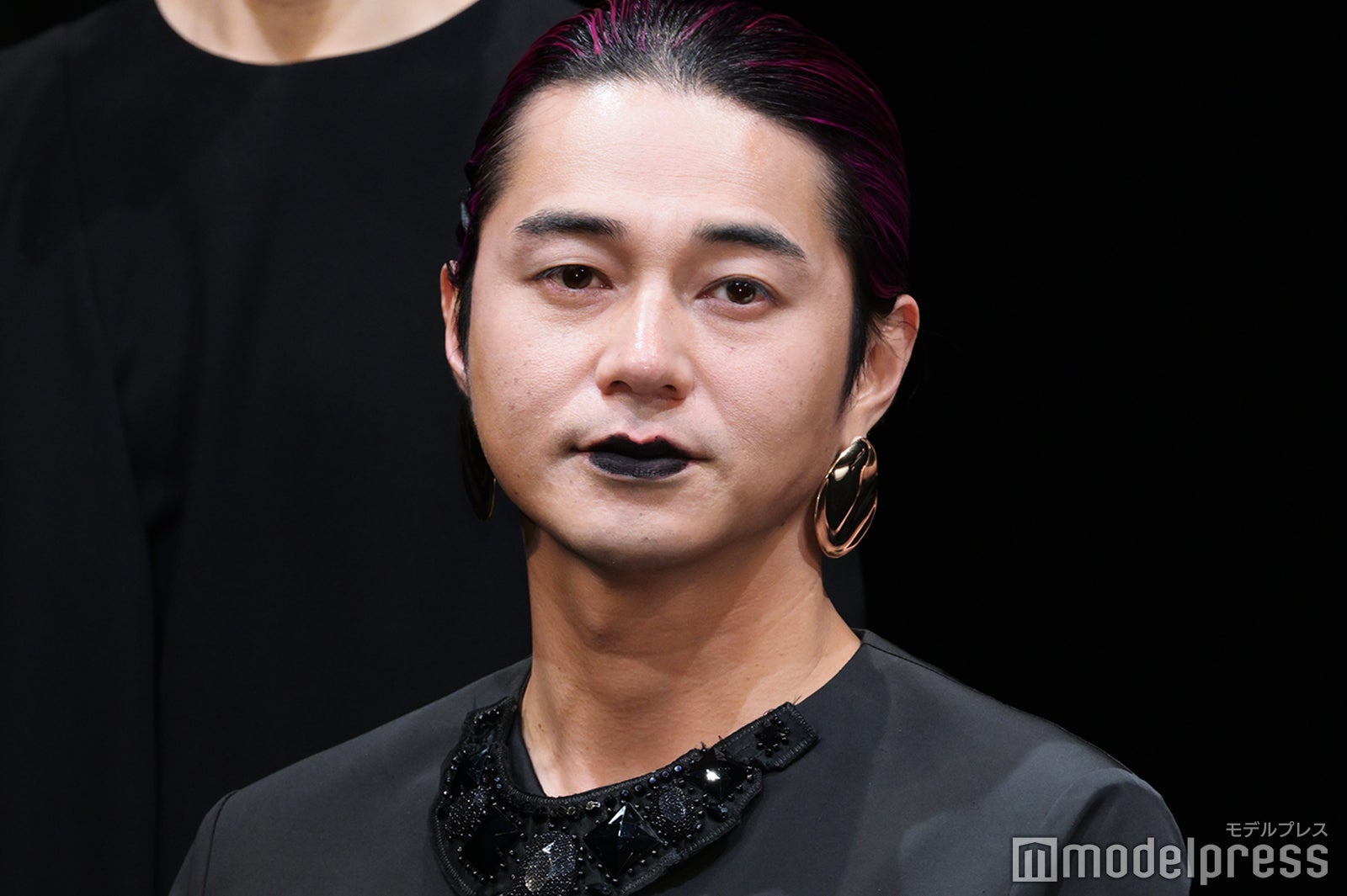 東出昌大、強烈ビジュアルで雰囲気ガラリ 成宮寛貴との初共演に刺激「毎日楽しいです」【サド公爵夫人】