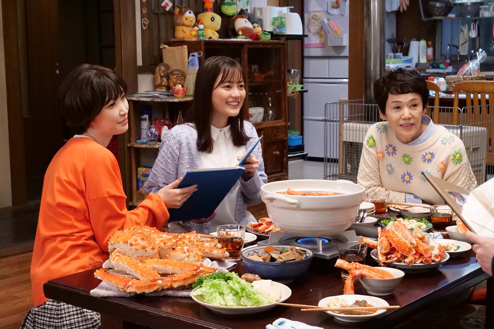 菅野莉央、生田絵梨花、大竹しのぶ「PICU 小児集中治療室」第2話より（C）フジテレビ