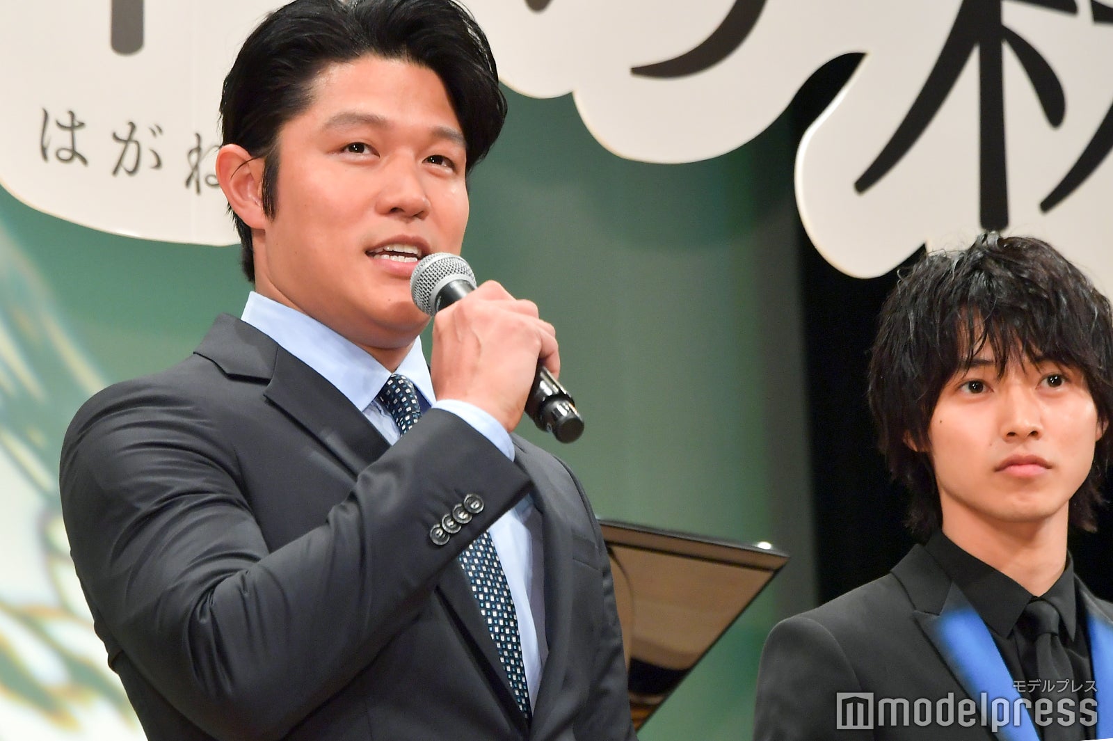 鈴木亮平、山崎賢人 （C）モデルプレス