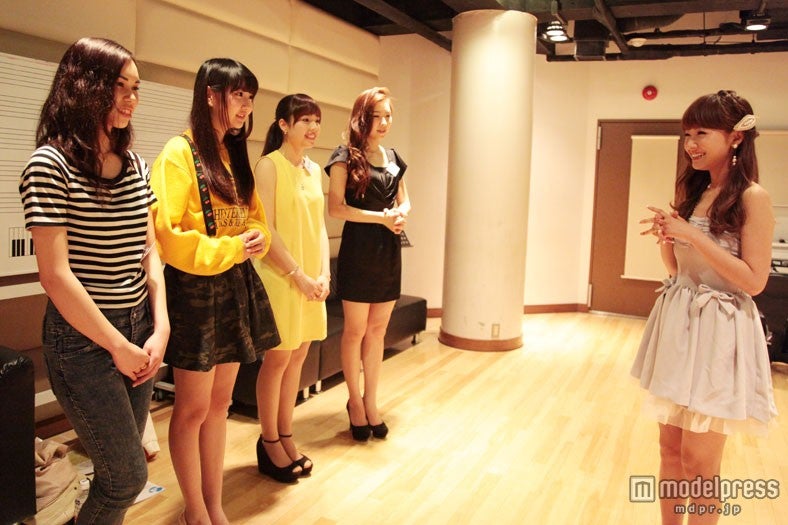 みずきてぃ、候補者たちを激励（C）TOKYO GIRLS AUDITION 2014 AUTUMN／WINTER