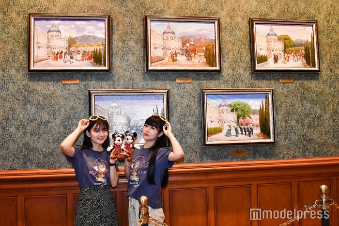 「ソアリン:ファンタスティック・フライト」内観/モデル:青山舞莉、寺沢美玲(C)モデルプレス(C)Disney