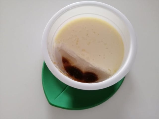 《ローソン》ホワイトチョコプリン断面