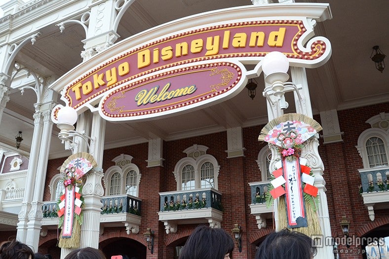 東京ディズニーランドエントランス