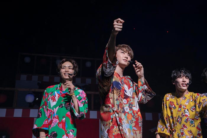 (左から)タクヤ、ユーキ、ユースケ(写真:米山三郎、深野輝美、冨田望)/独占ショット