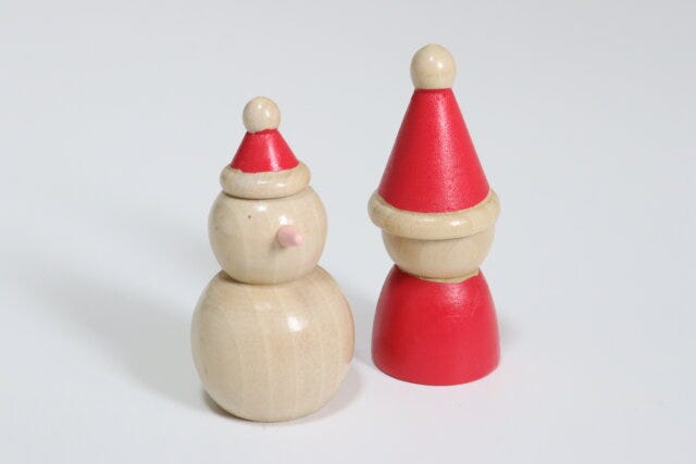 ダイソー ミニチュアウッドオブジェ(ナチュラル) ダイソーの雪だるまとサンタのミニチュアウッドオブジェ(ナチュラル)