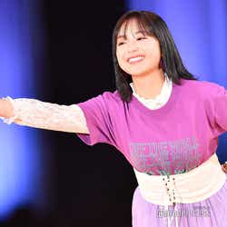 モデルプレス - 平祐奈、投げキスが可愛すぎ 初の「サツコレ」で笑顔弾ける<札幌コレクション2019>