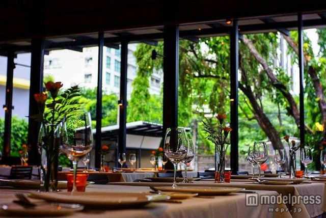 バンコクで洋食が食べたい時にぴったりな「Wholly Cow Restaurant Wine＆Cigar Ba」／photo by promoterest【モデルプレス】