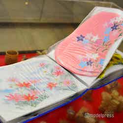 多数のサンプルから好きな和紙を選べる(C)モデルプレス