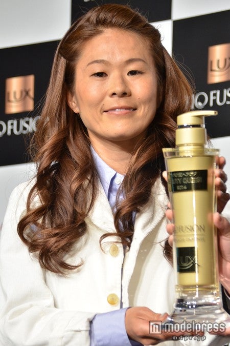 澤穂希選手、結婚を発表「支え合いながら二人で明るい家庭を」