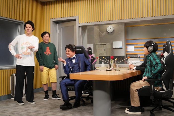 「バチェ田バチェ男」(左から)粗品、せいや、松尾駿、秋山寛貴、菊田竜大(C)フジテレビ