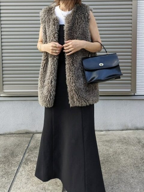 黒ワンピース　コーデ　夏　秋