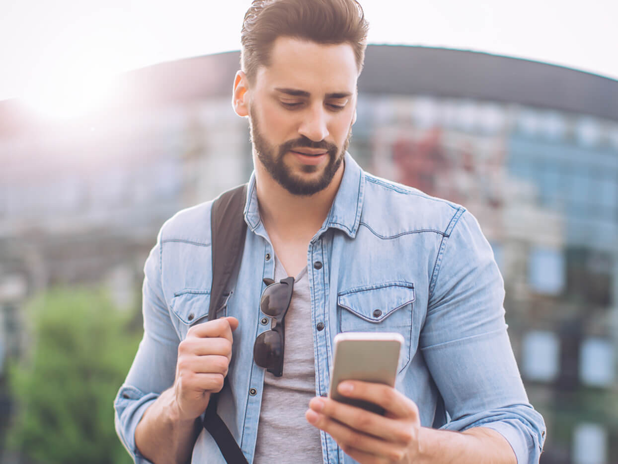 彼の本音が読めない！「最近どう？」ってLINEしてくる男性心理とは