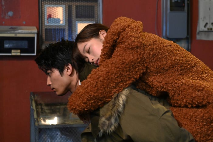 板垣瑞生、橋本環奈「1ページの恋」(C)AbemaTV