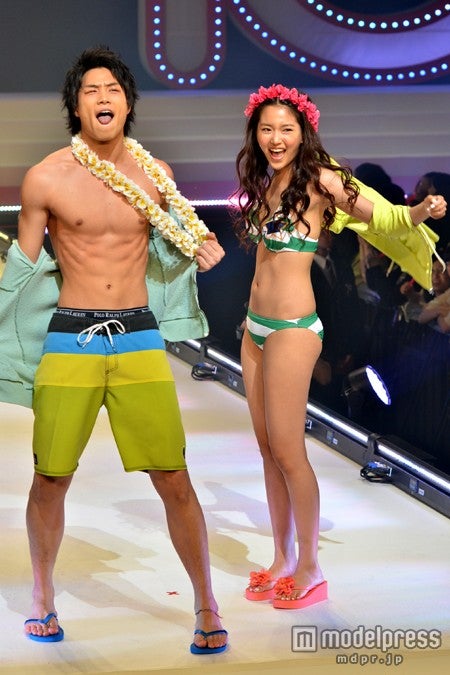 （左から）鈴木伸之、竹富聖花