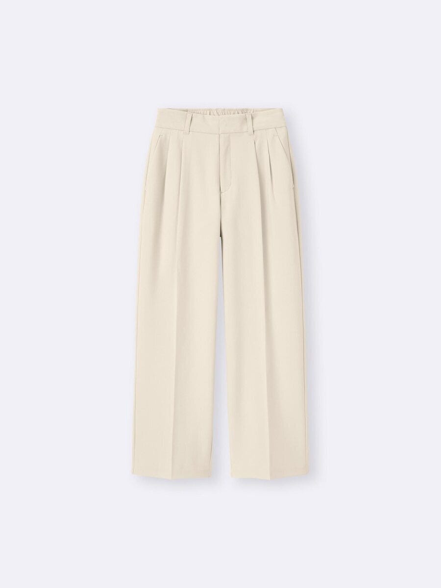 2026gu大人女性おすすめタックワイドパンツ30NATURAL