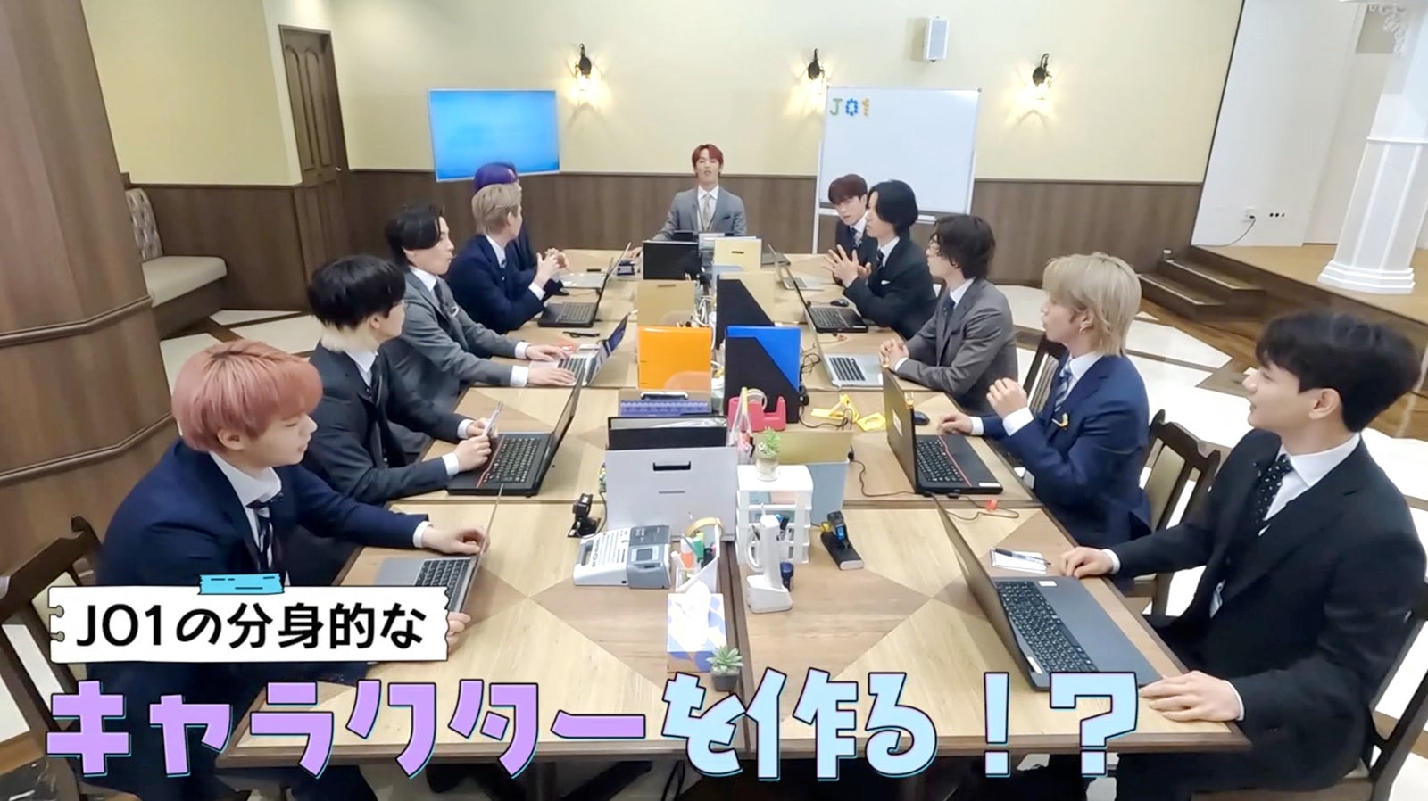 JO1（C）’22 SANRIO　著作（株）サンリオ　（C）LAPONE ENTERTAINMENT