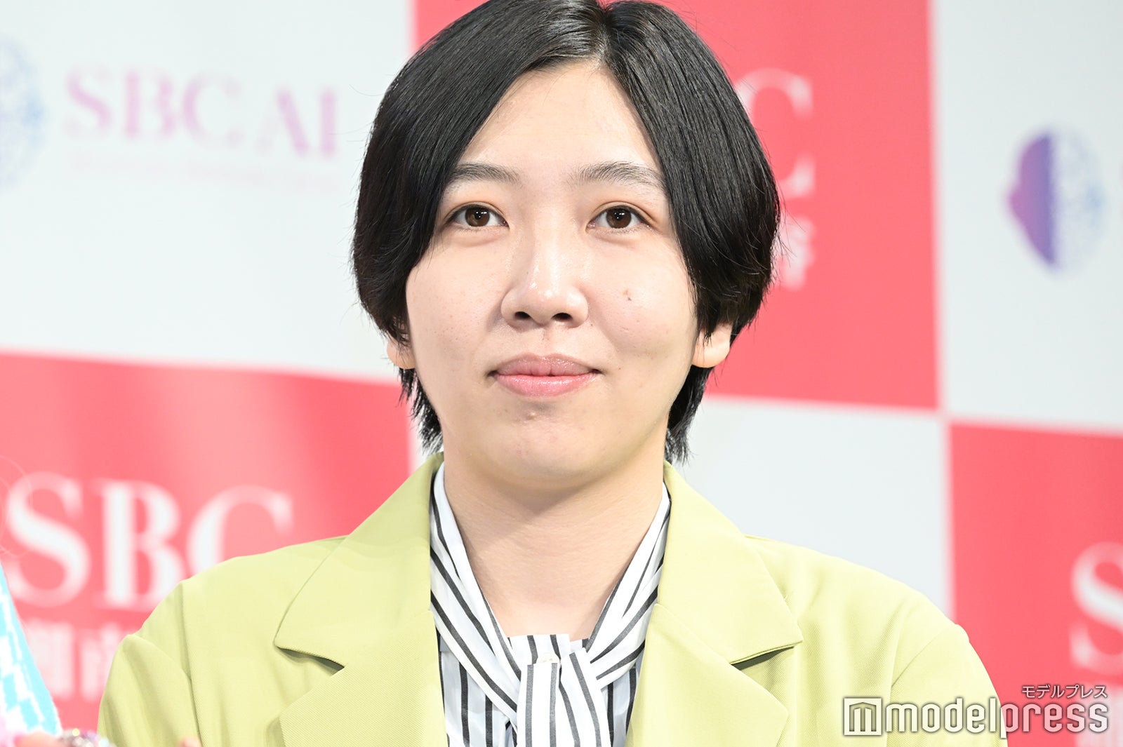 エルフはる、別人級メイクの「奇跡の写真」公開「誰かわからなかった」「爽やか美女」と反響