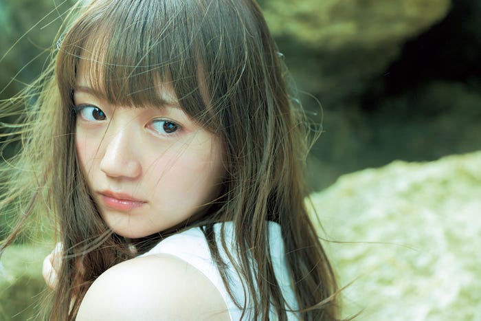 尾崎由香(撮影:長野博文/写真提供:講談社)