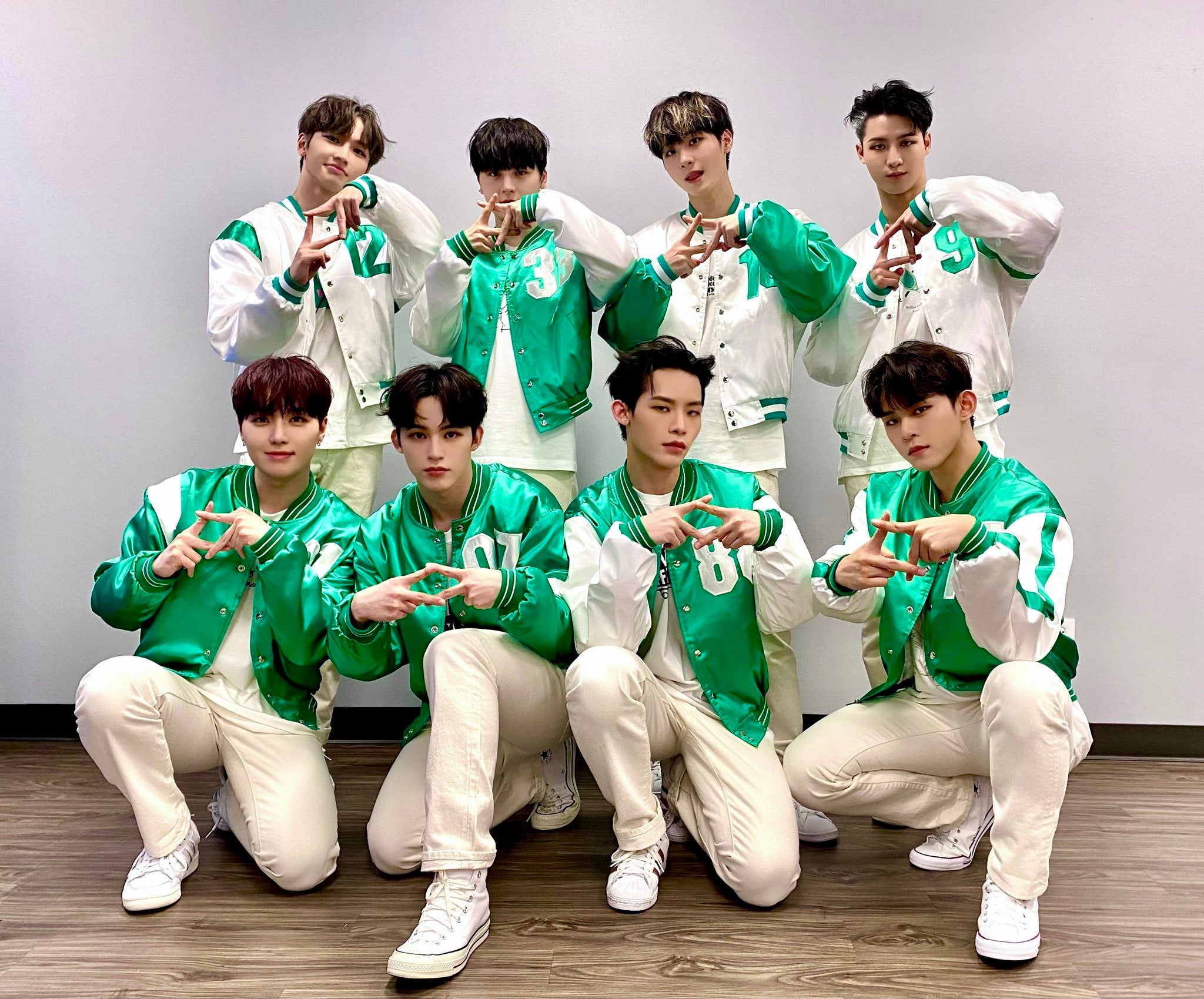 日プ2出身・小林大悟＆西島蓮汰加入のTO1、脱退メンバー3人が直筆コメント発表