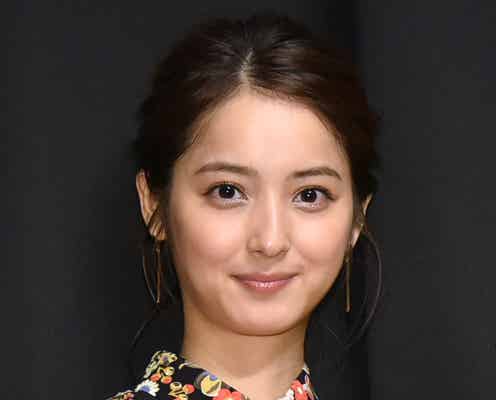 佐々木希は「甘え上手」“長女”の指摘に赤面