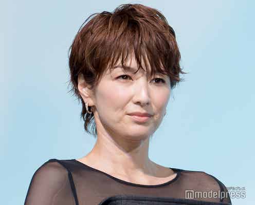 吉瀬美智子、ミニスカショットにファン衝撃「二度見した」「脚綺麗すぎる」