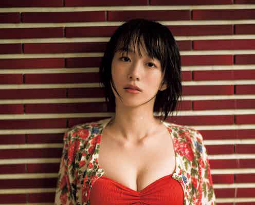 期待の新人女優・坂田莉咲、レアな水着姿で魅了