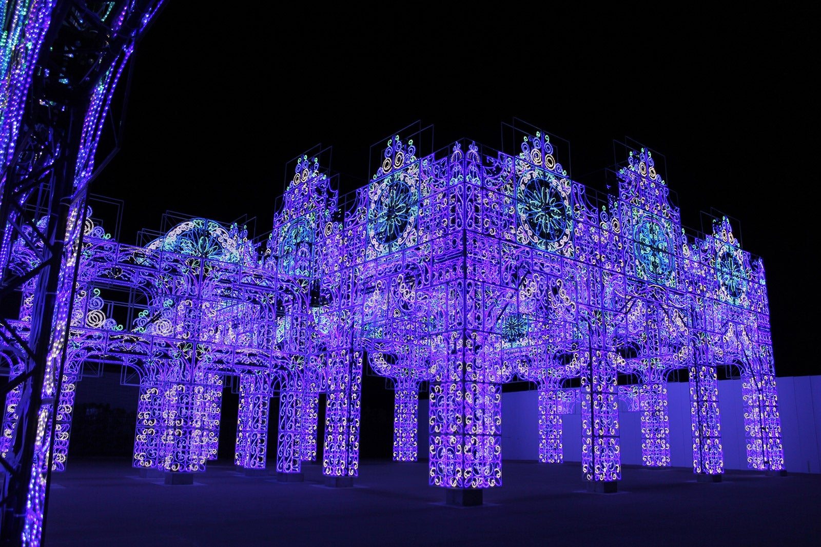 青の宮殿／画像提供：株式会社ラグーナテンボス