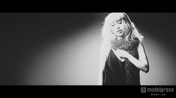 初のモノクロのMVを制作